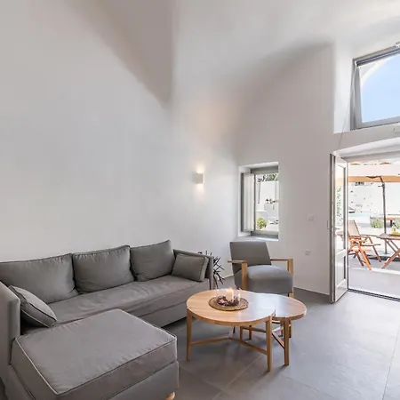 Villa Veneston Fira (Santorini)