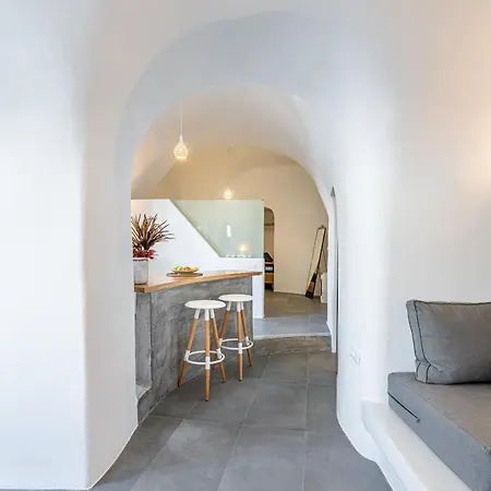 Veneston Fira (Santorini)