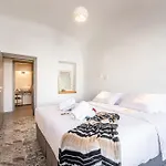 Villa Veneston Fira (Santorini)
