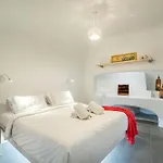 Villa Veneston Fira (Santorini)