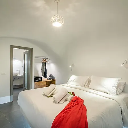 Veneston Suites, Kapari Fira (Santorini)