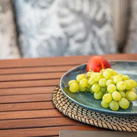 Veneston Suites, Kapari Villa *