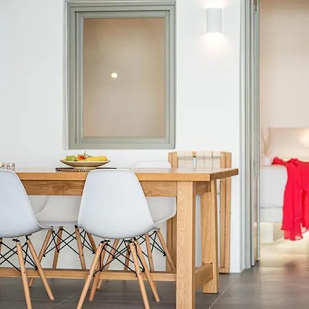 Veneston Suites, Kapari Villa Fira (Santorini)