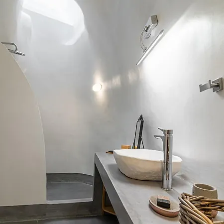 Veneston Suites, Kapari * Fira (Santorini)