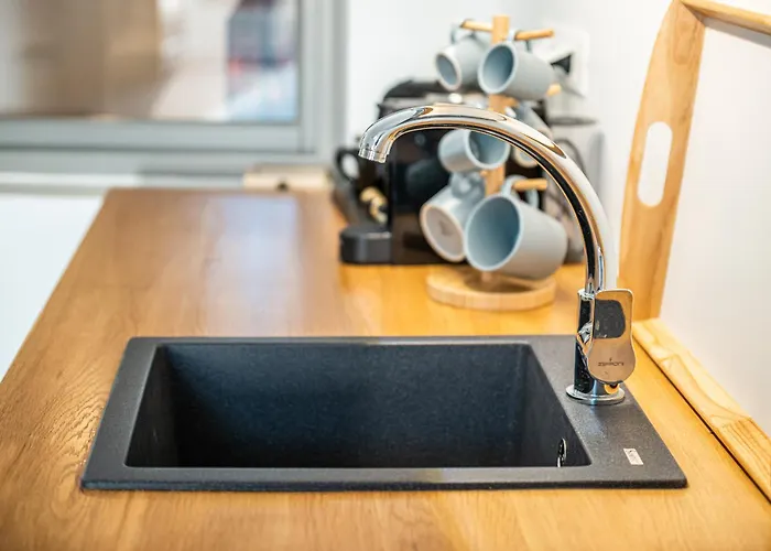 Veneston Fira (Santorini)